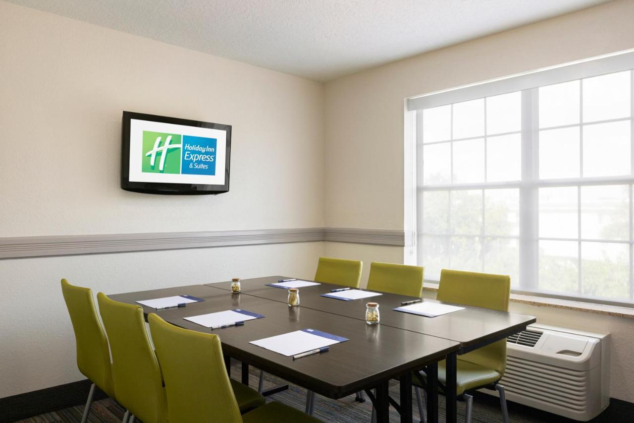 Holiday Inn Express & Suites Sarasota East By Ihg Vamo Esterno foto