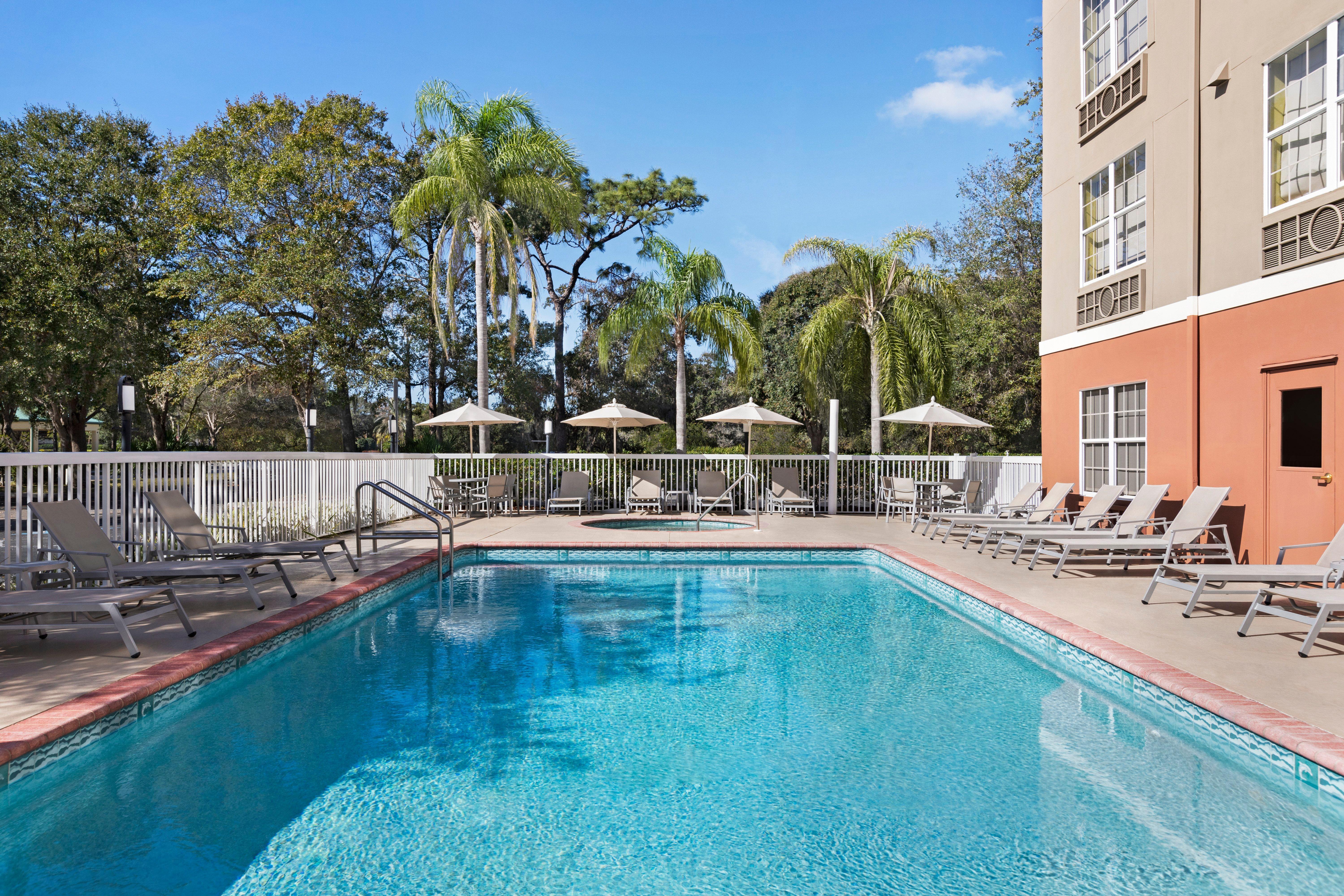 Holiday Inn Express & Suites Sarasota East By Ihg Vamo Esterno foto